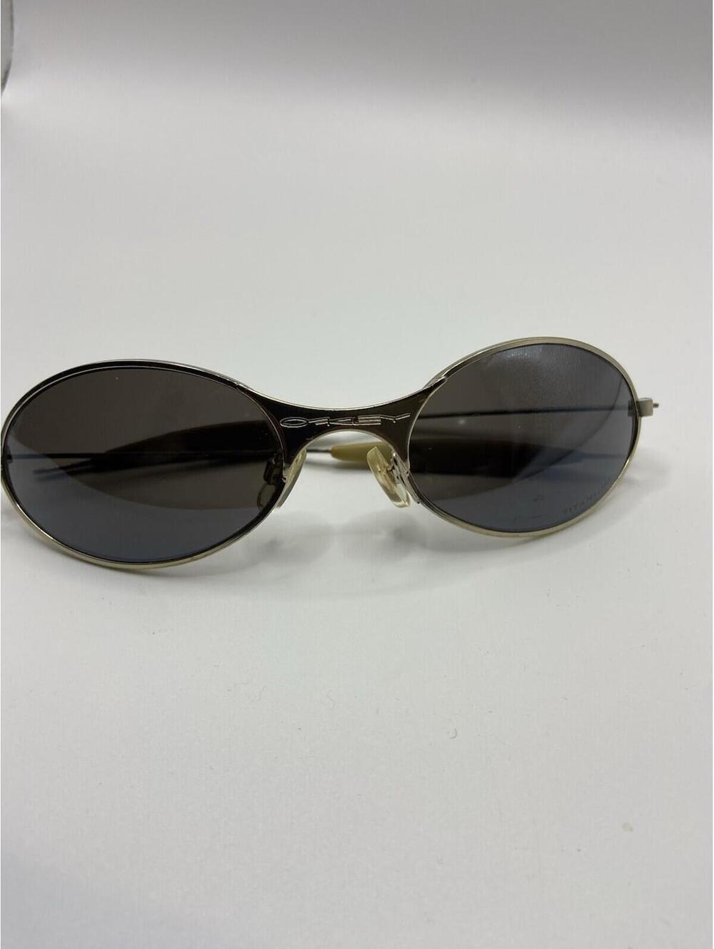 OAKLEY Vintage 90s Gen 1 Silver Frame Titanium E Wire Sunglasses